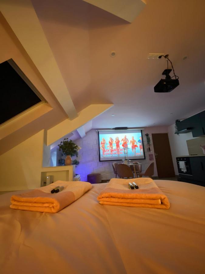Capsule Color Deluxe Balneo I Ecran Home Cinema I Console De Jeux Trith-Saint-Leger Bagian luar foto